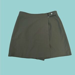 Reitmans Dark Green Mini Wrap Skirt Skort, Size 6, Spring